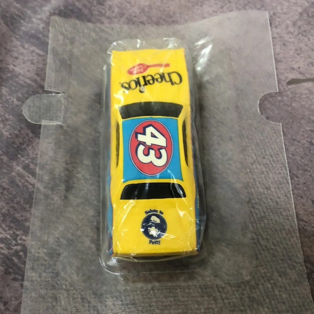 Hot Wheels 1974 Dodge Charger - Cheerios Richard Petty #43 Car - Sealed/New